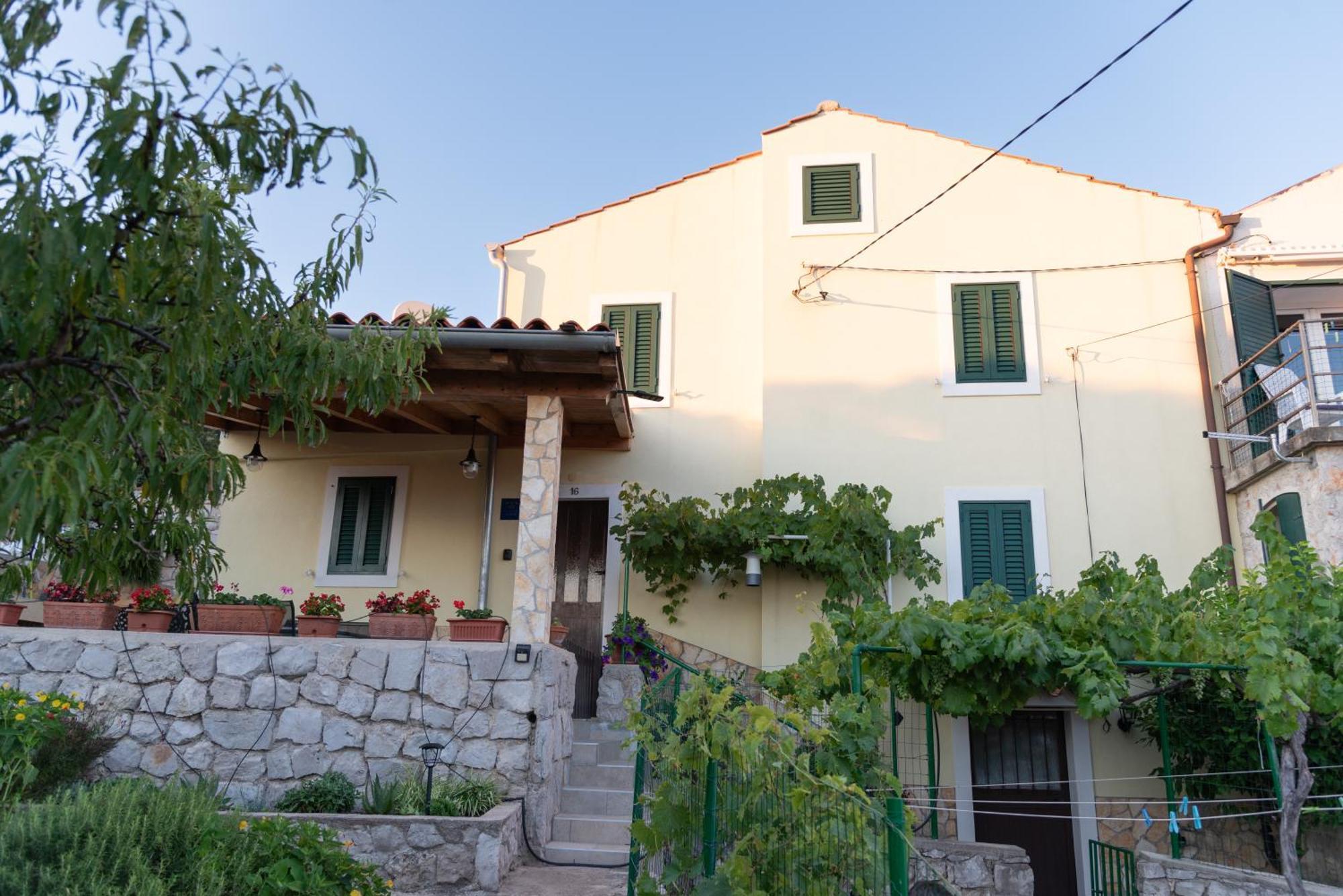 House Klementina Holiday home Martinscica (Cres)